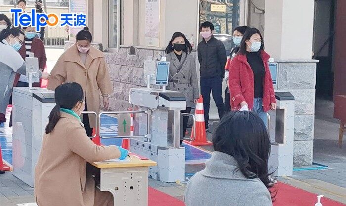 学校校园使用天波人脸识别身份核验终端TPS980