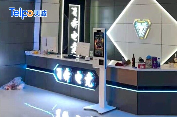 天波大屏自助机PS700w应用在网吧